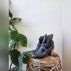 Free People Grey leather ankle boots with side buckles